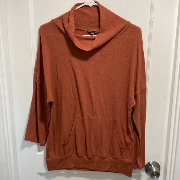 Gyft Sweater - Picture 2 of 14